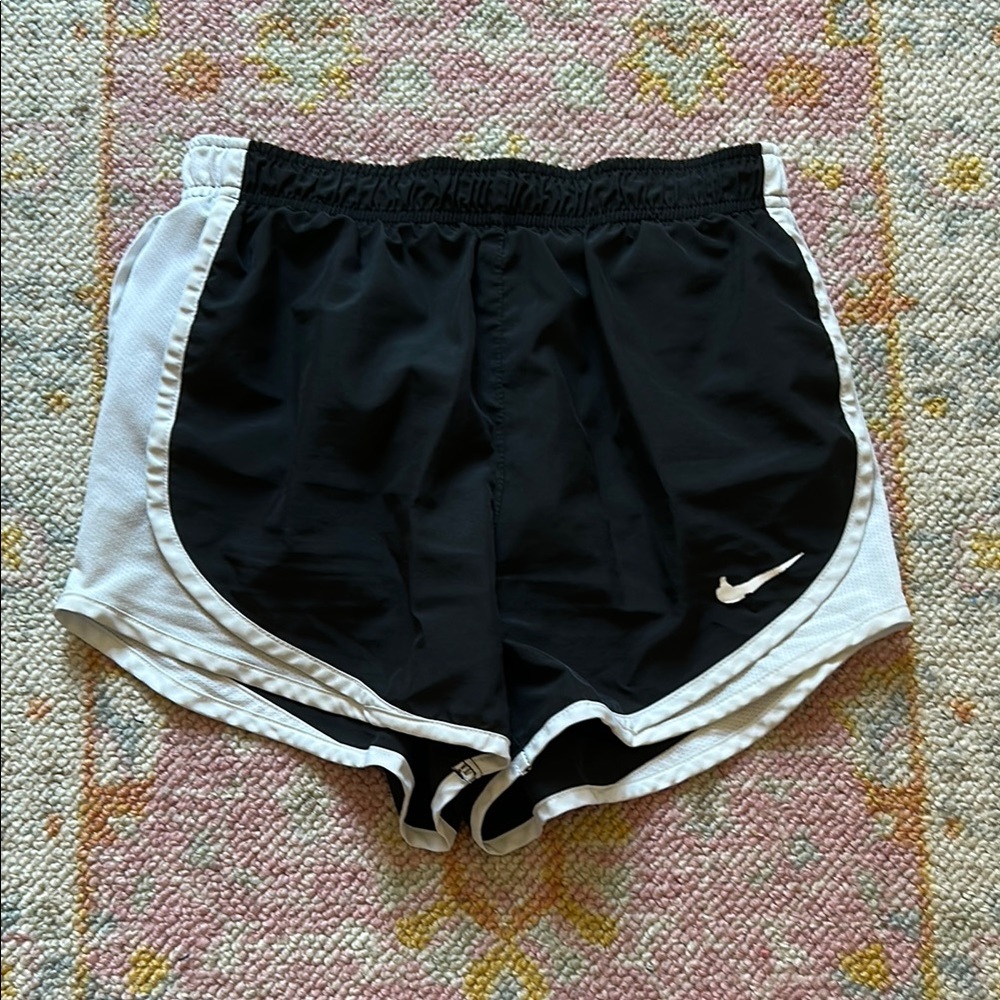 Nike Women's Dri Fit Shorts cos
